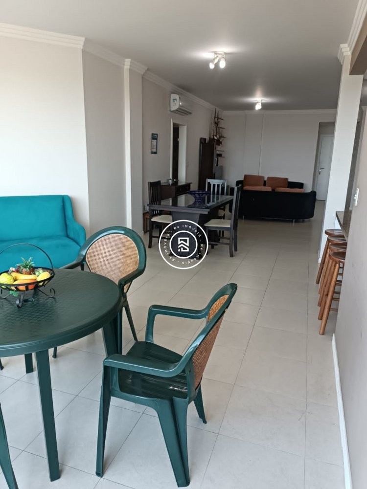 Apartamento Frente mar, 03 su�tes, Meia Praia