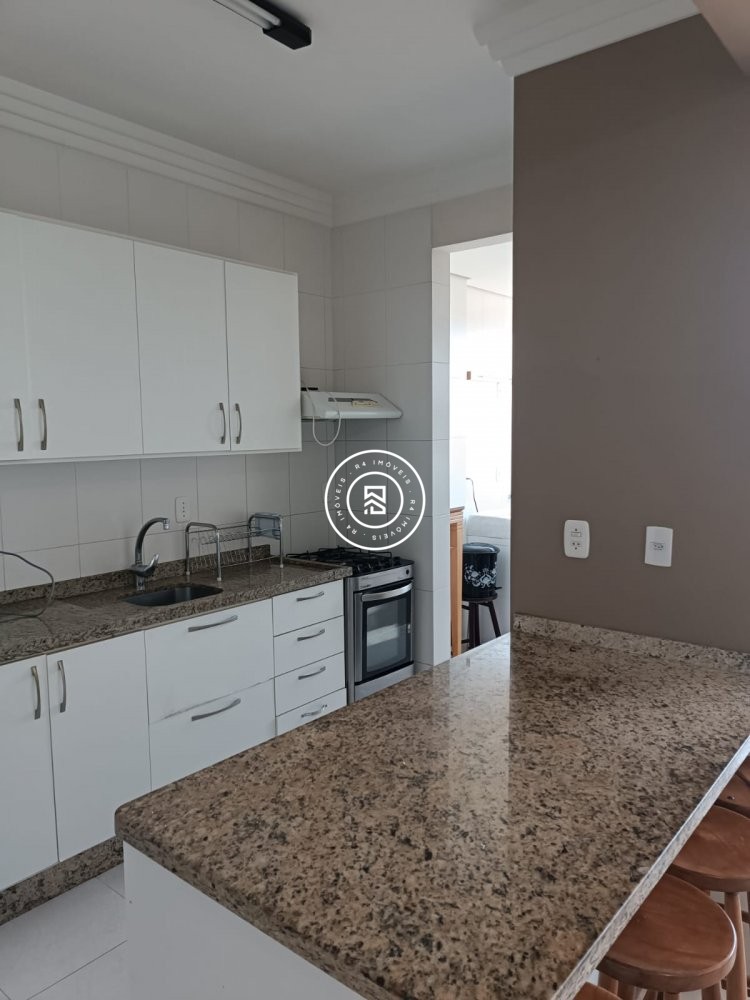 Apartamento Frente mar, 03 su�tes, Meia Praia