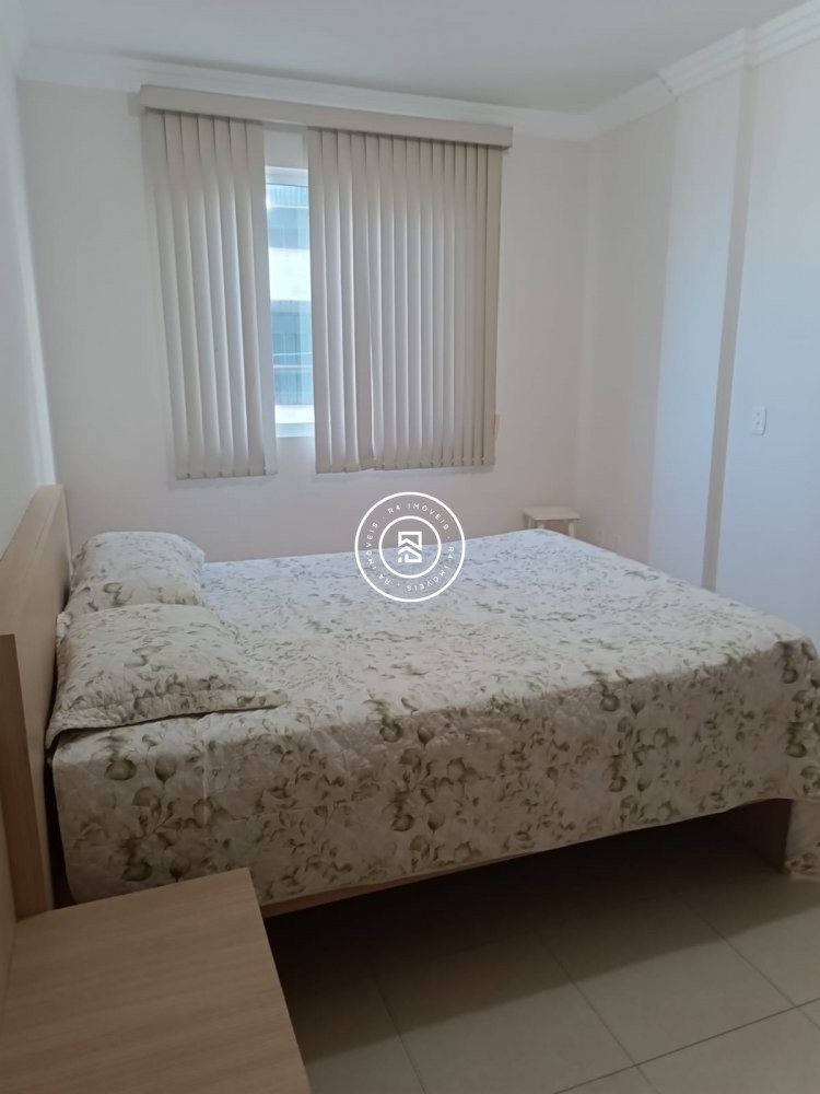 Apartamento Frente mar, 03 su�tes, Meia Praia