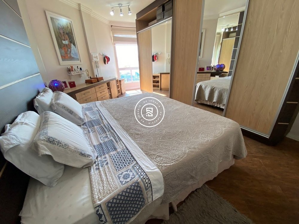 Apartamento Frente Mar 03 suites, 02 vagas, Meia P