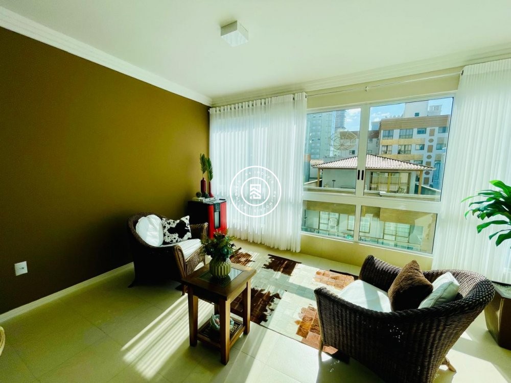 Apartamento Lateral Mar, 04 suites, Meia Praia