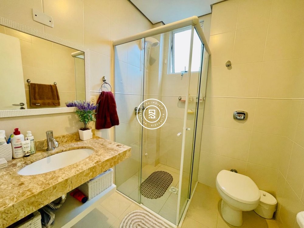 Apartamento Lateral Mar, 04 suites, Meia Praia