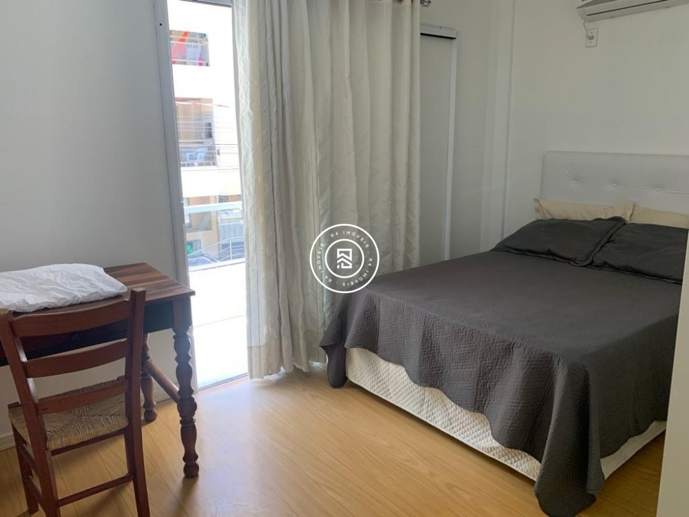 Apartamento Quadra Mar, 03 quartos, Meia Praia