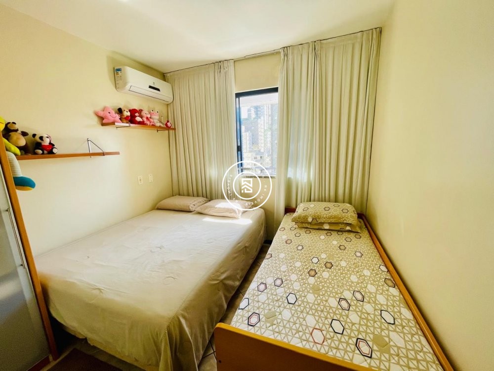 Apartamento 03 quartos, em Meia Praia
