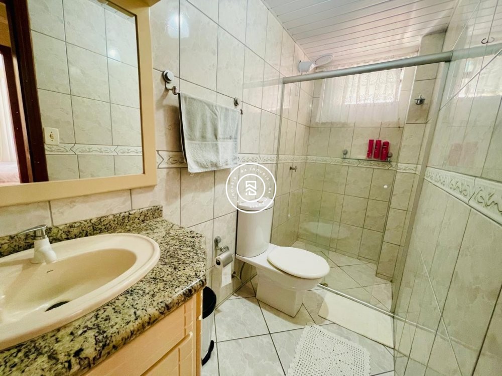 Apartamento 03 quartos, em Meia Praia
