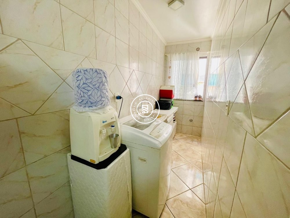 Apartamento 03 quartos, em Meia Praia