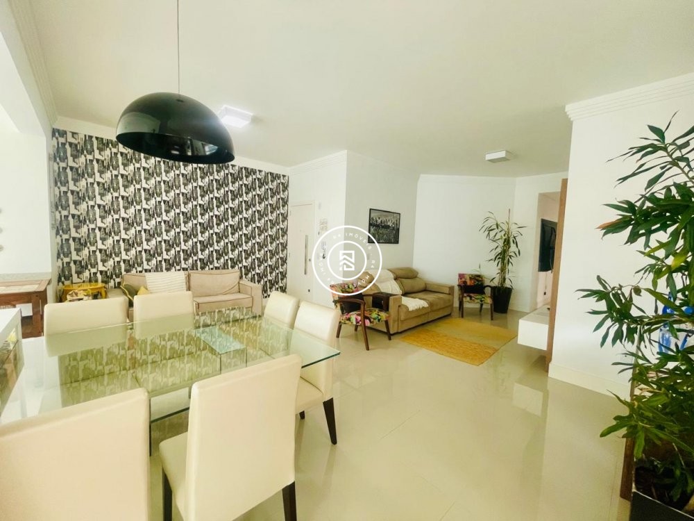 Apartamento Quadra mar, 03 suites, 02 vagas, Meia 