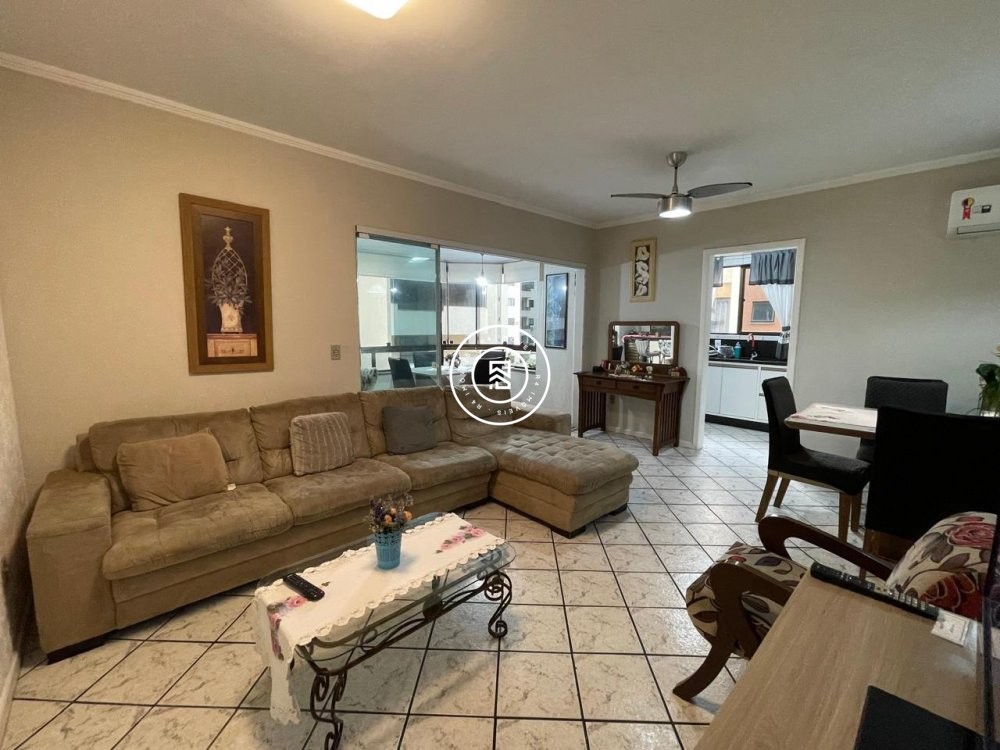 Apartamento 100 metros do mar, 03 quartos, Meia Pr