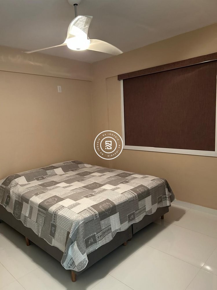 Apartamento 100 metros do mar, 03 quartos, Meia Pr