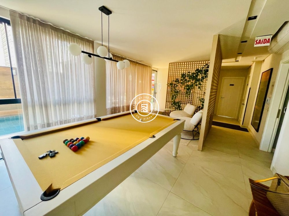 Apartamento Semi Mobiliado 03 Suites em Meia Praia