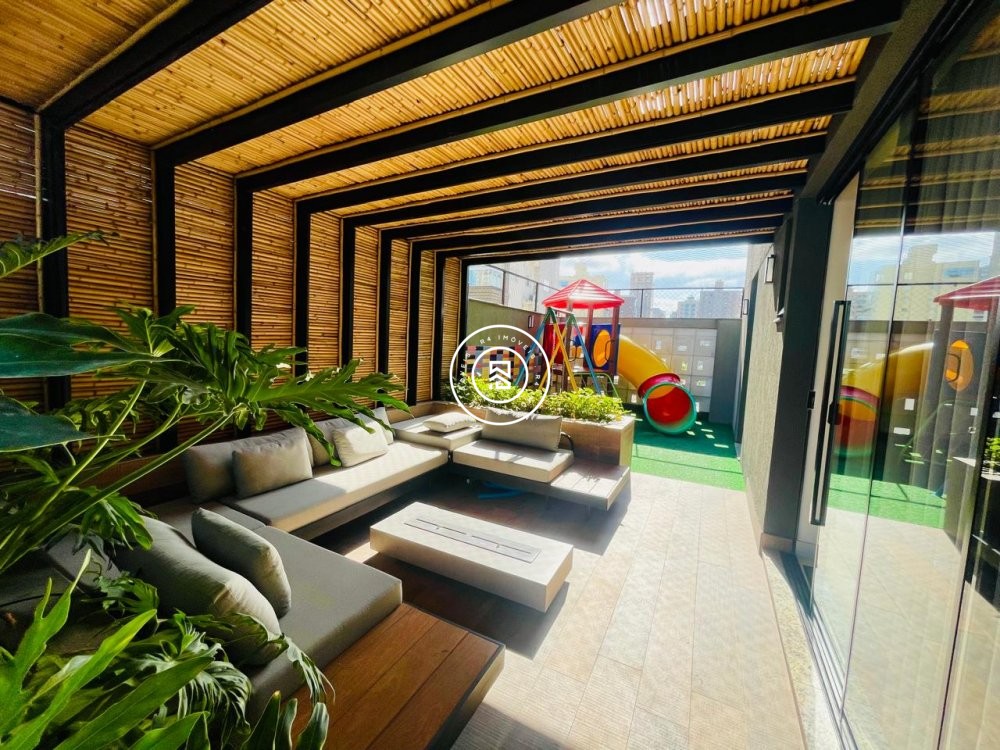 Apartamento Semi Mobiliado 03 Suites em Meia Praia