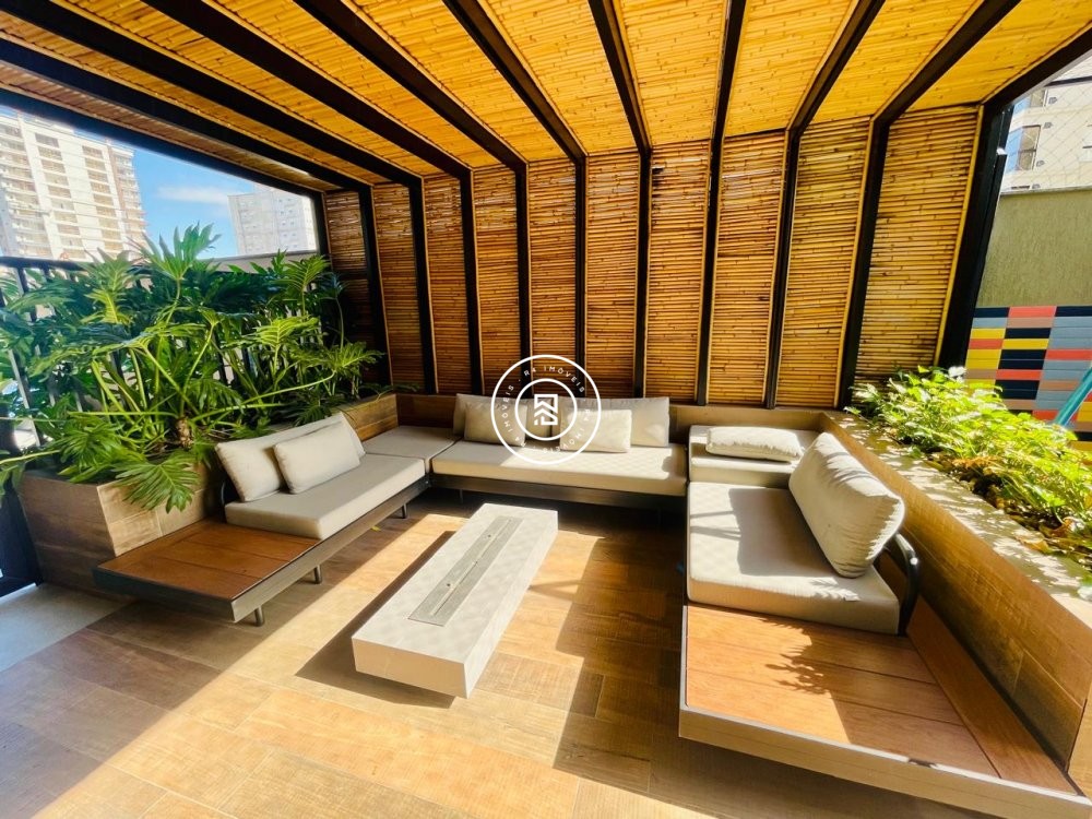 Apartamento Semi Mobiliado 03 Suites em Meia Praia