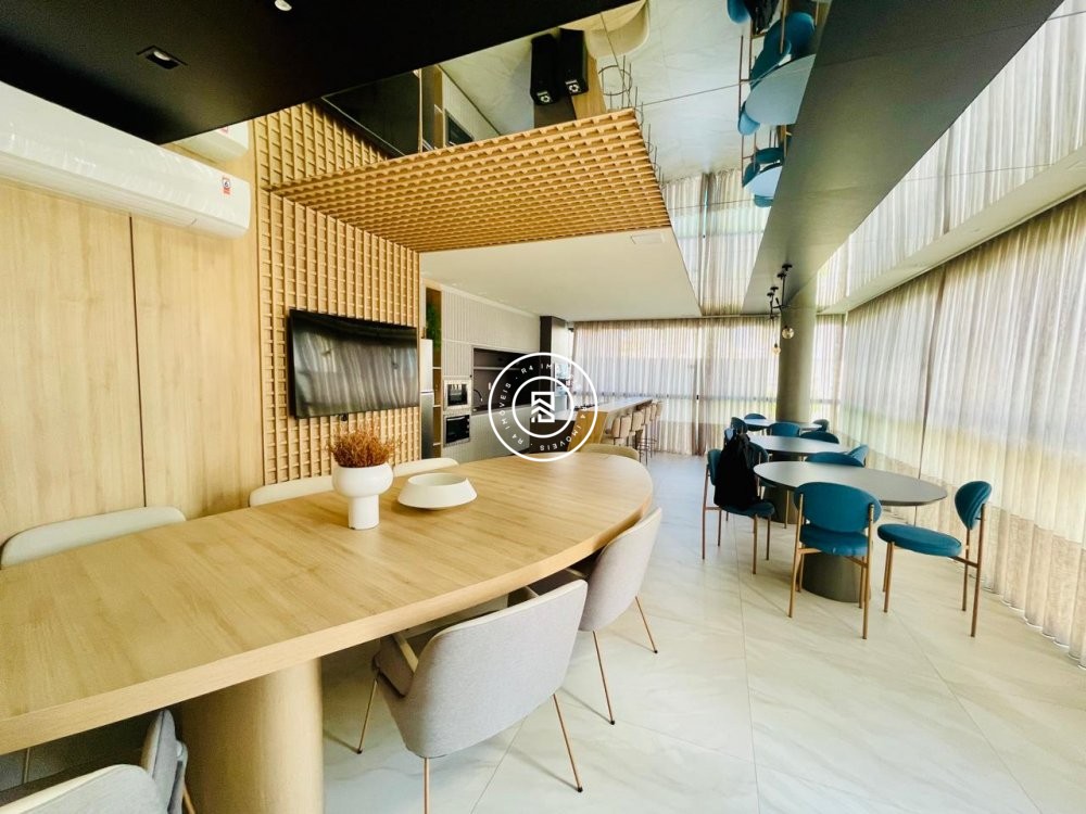 Apartamento Semi Mobiliado 03 Suites em Meia Praia