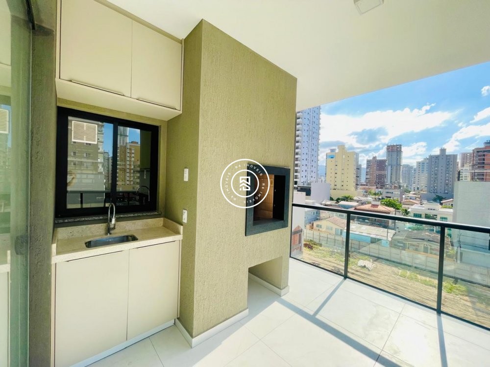 Apartamento Semi Mobiliado 03 Suites em Meia Praia