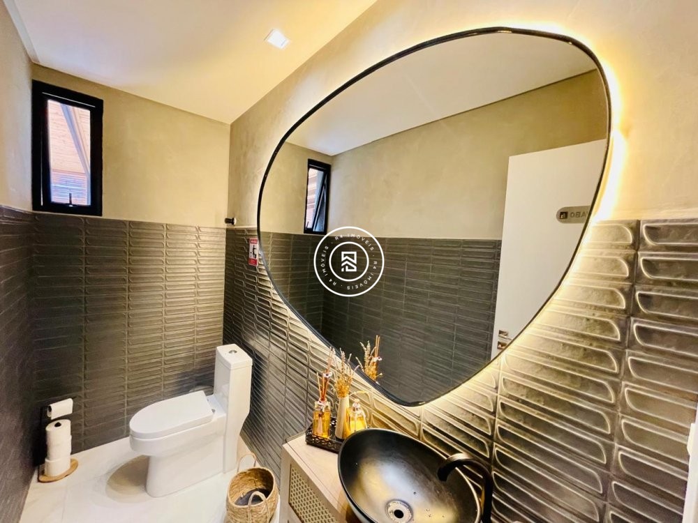 Apartamento Semi Mobiliado 03 Suites em Meia Praia