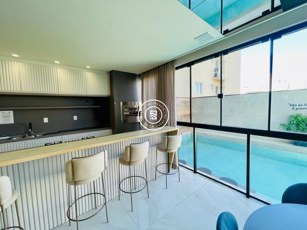 Apartamento Semi Mobiliado 03 Suites em Meia Praia