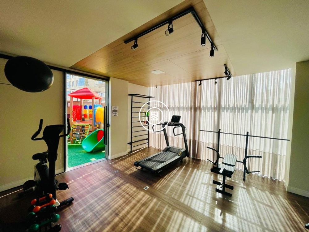 Apartamento Semi Mobiliado 03 Suites em Meia Praia