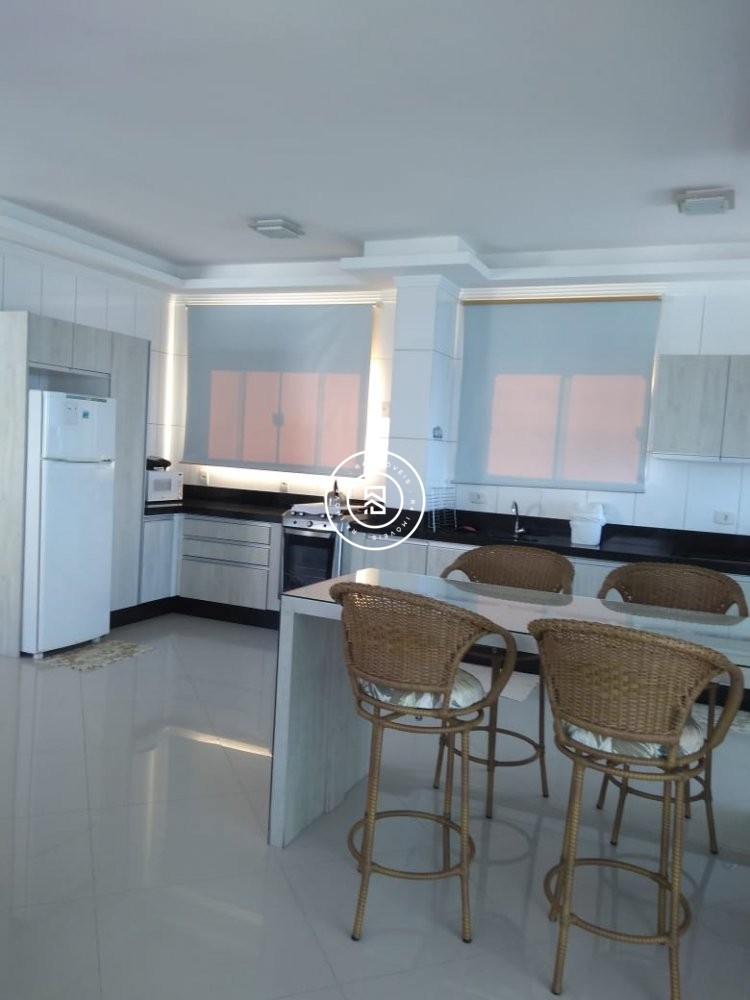 Apartamento com vista mar, 02 Suites, Meia Praia