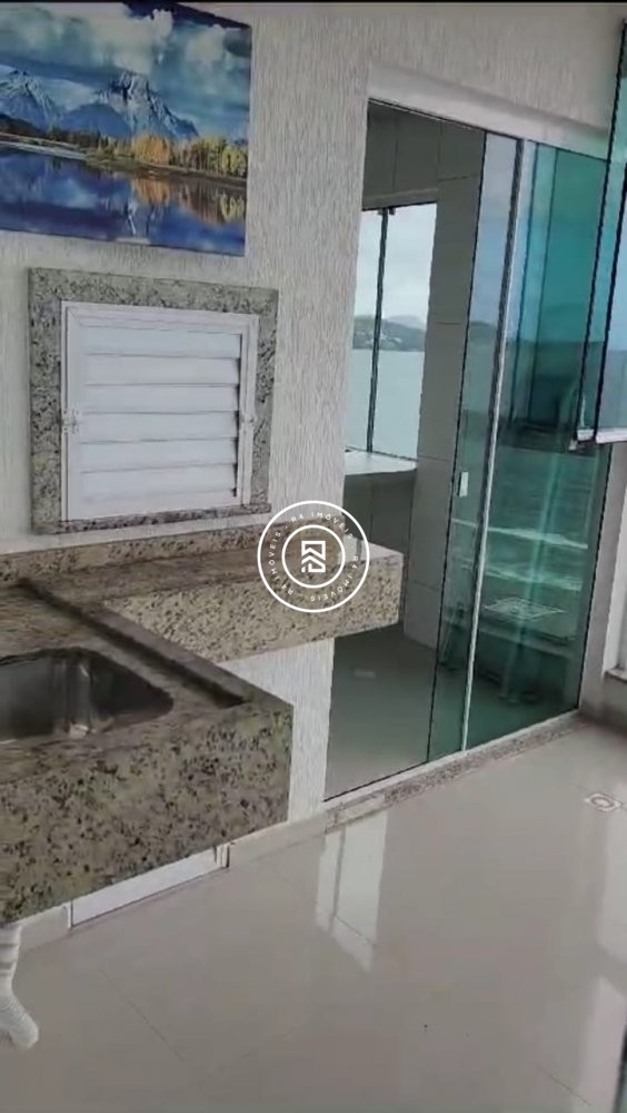 Apartamento com vista mar, 02 Suites, Meia Praia