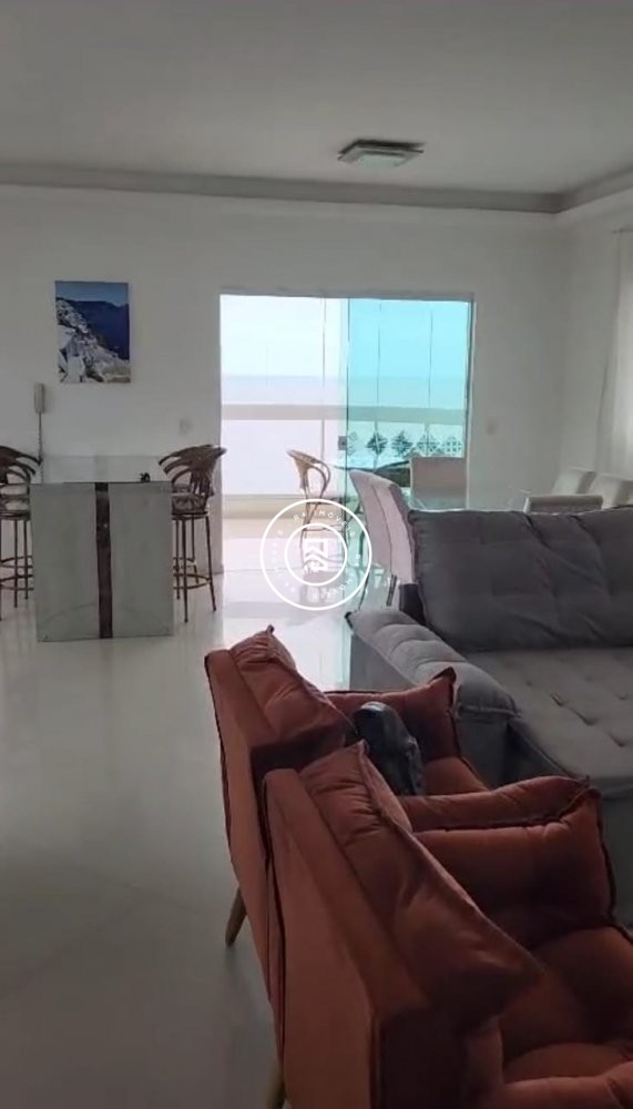 Apartamento com vista mar, 02 Suites, Meia Praia