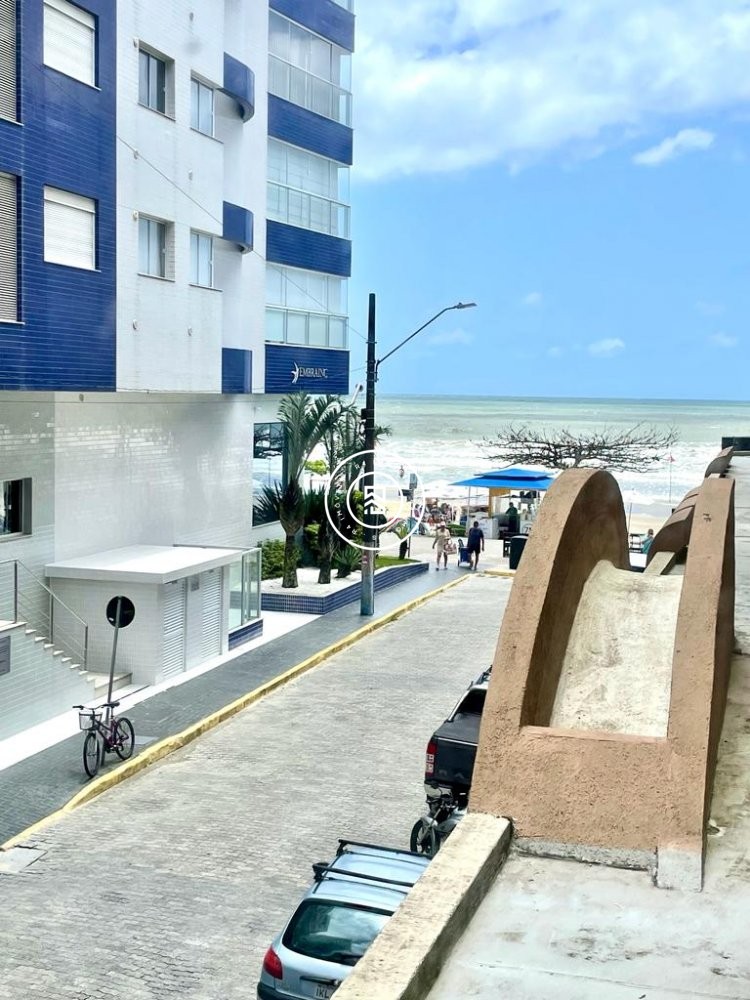 Apartamento Quadra mar 03 quartos, Meia Praia