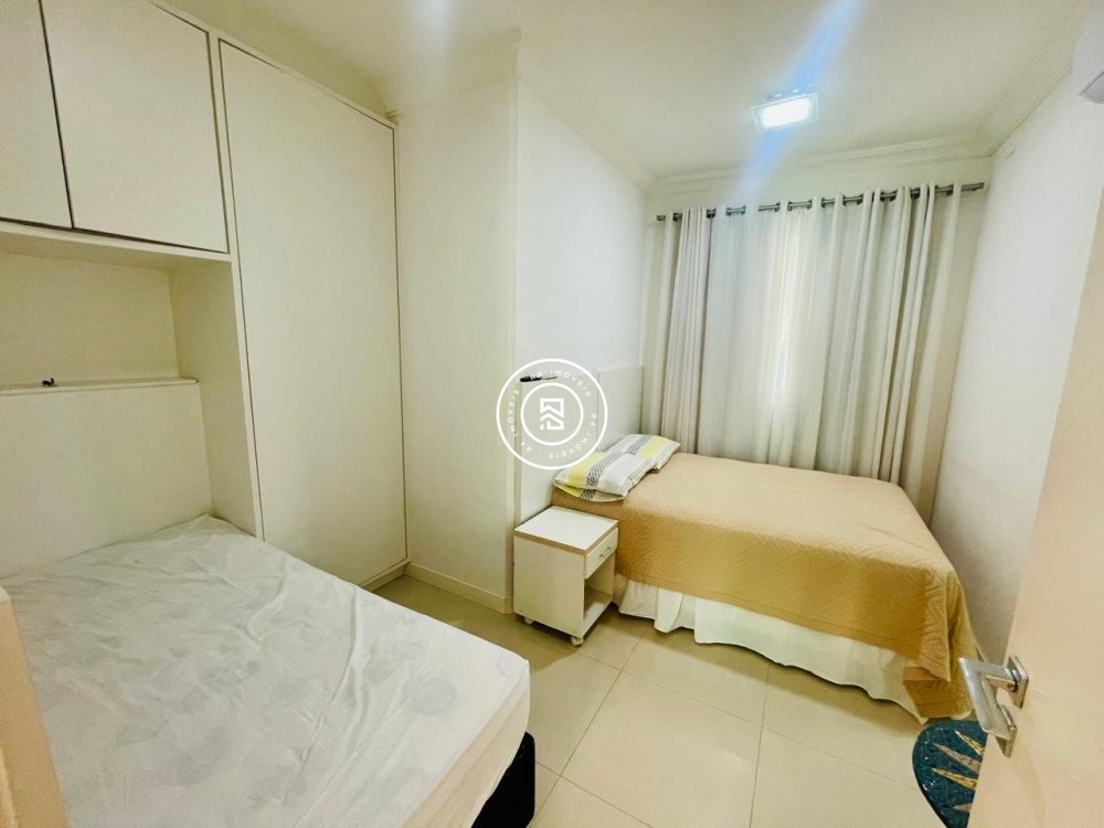 Apartamento Quadra mar 04 Suites, Meia Praia