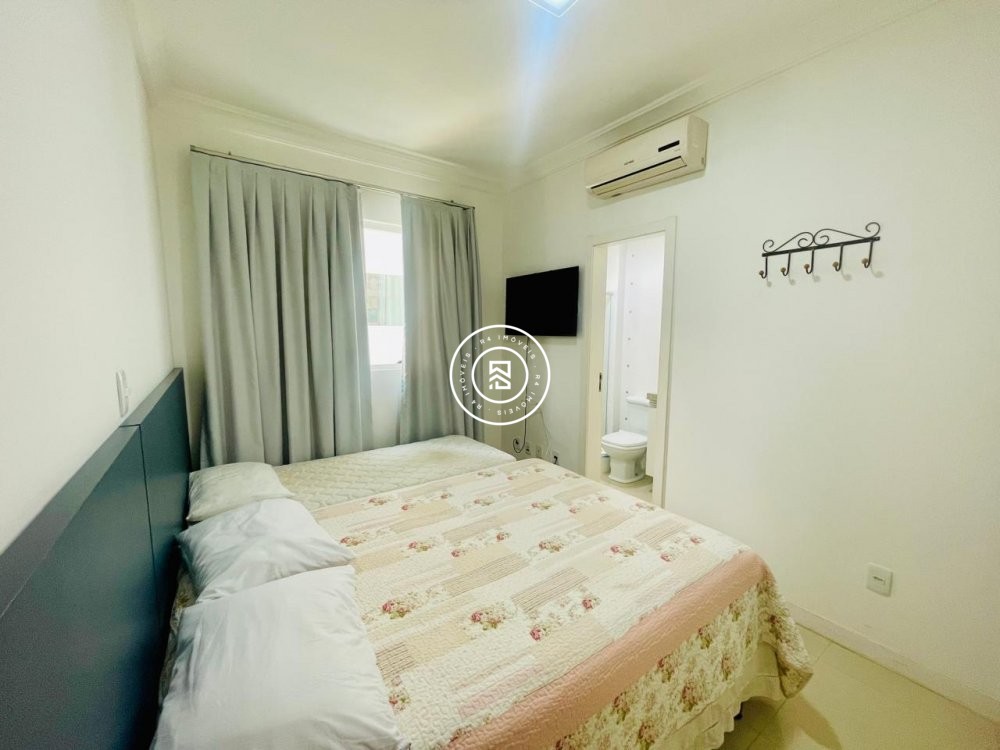 Apartamento Quadra mar 04 Suites, Meia Praia