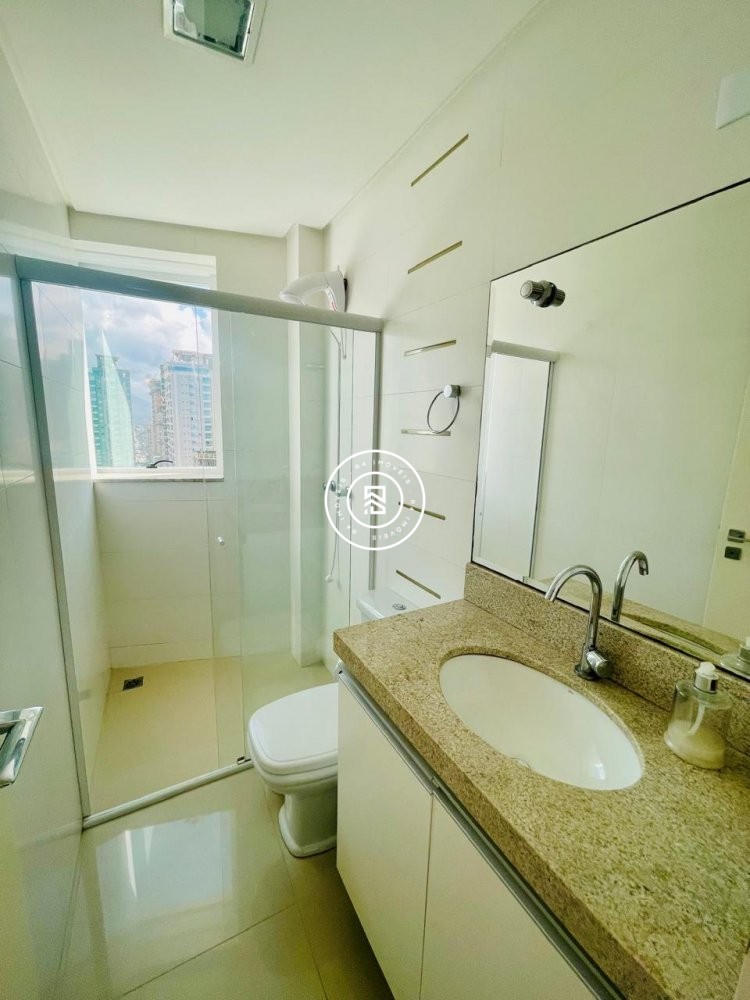 Apartamento Quadra mar 04 Suites, Meia Praia