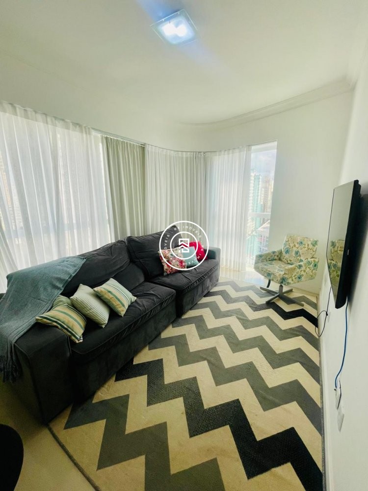 Apartamento Quadra mar 04 Suites, Meia Praia