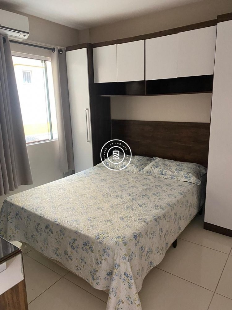 Apartamento Quadra mar, 02 quartos, Meia Praia