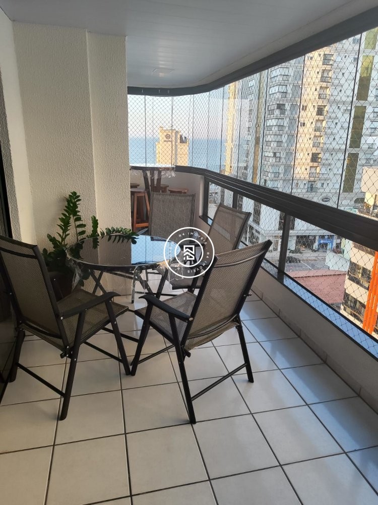 Apartamento com vista mar, 03 quartos em Meia Prai