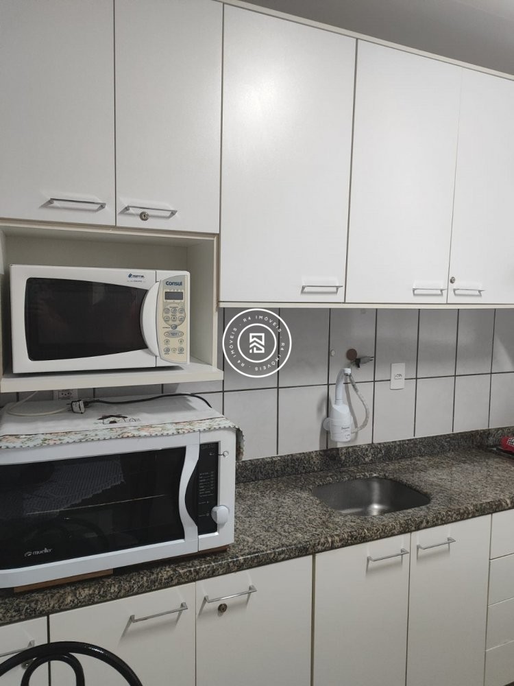 Apartamento com vista mar, 03 quartos em Meia Prai