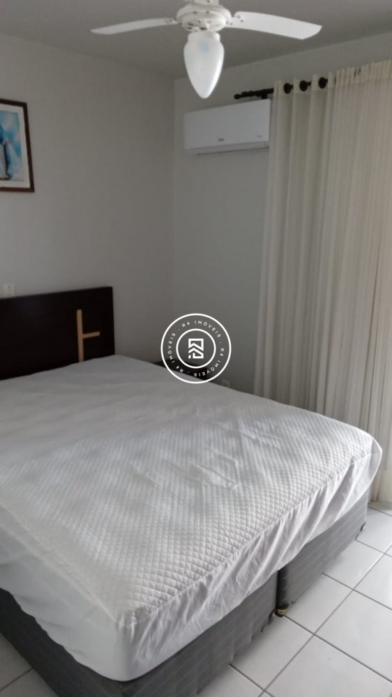 Apartamento com vista mar, 03 quartos, Meia Praia