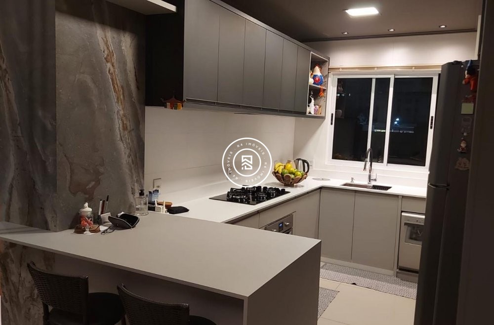 Apartamento 03 Suites, 02 vagas, Itapema