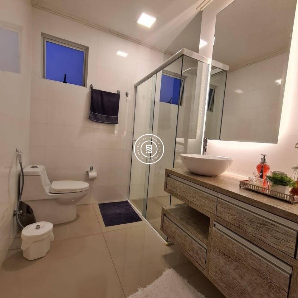 Apartamento 03 Suites, 02 vagas, Itapema