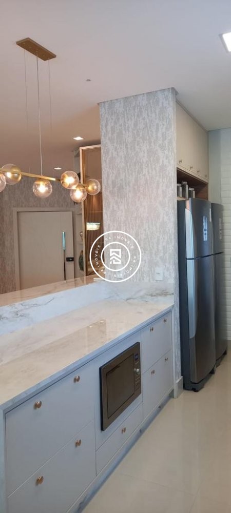 Apartamento Frente Mar, 02 su�tes, Meia Praia