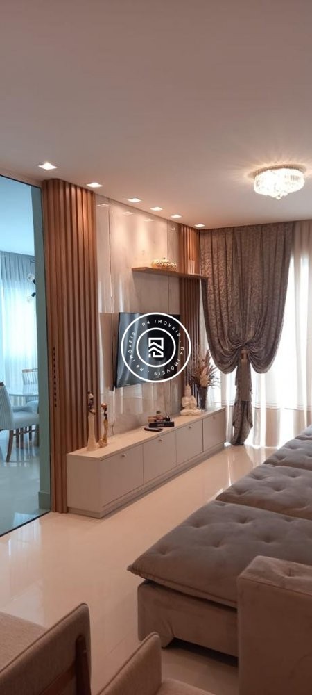 Apartamento Frente Mar, 02 su�tes, Meia Praia