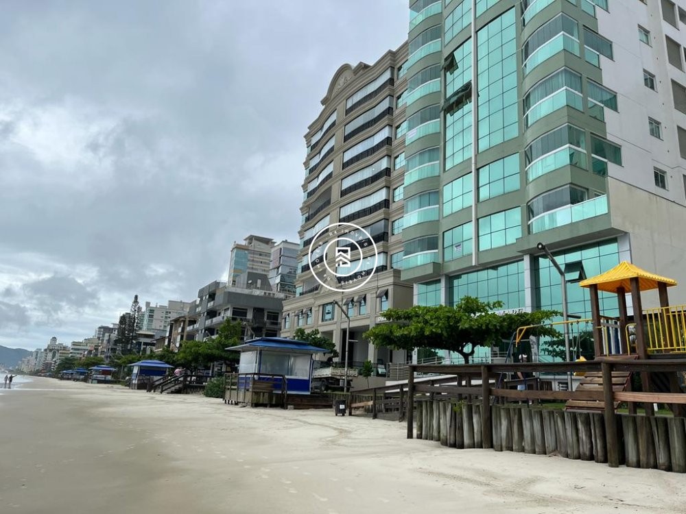 Apartamento Frente Mar, 02 su�tes, Meia Praia