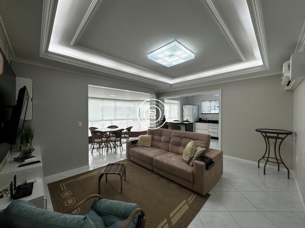 Apartamento em frente Russi Russi, 3 quartos Meia 