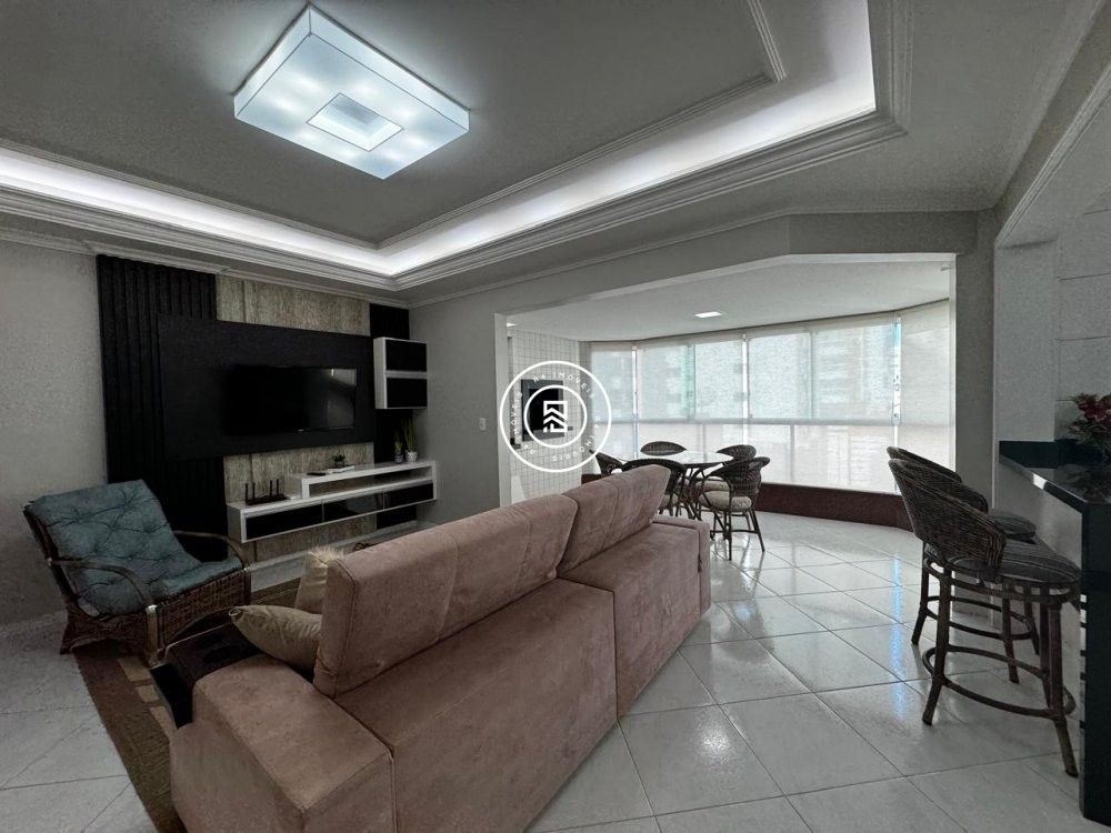 Apartamento em frente Russi Russi, 3 quartos Meia 