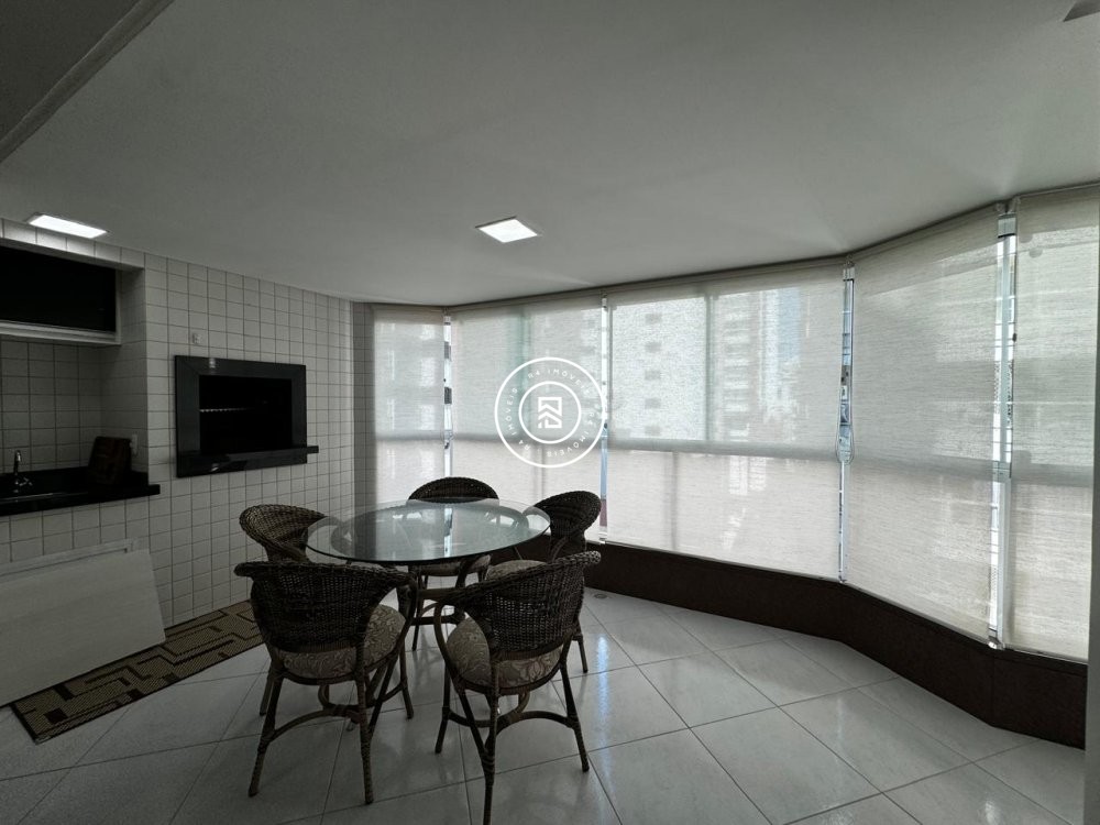 Apartamento em frente Russi Russi, 3 quartos Meia 