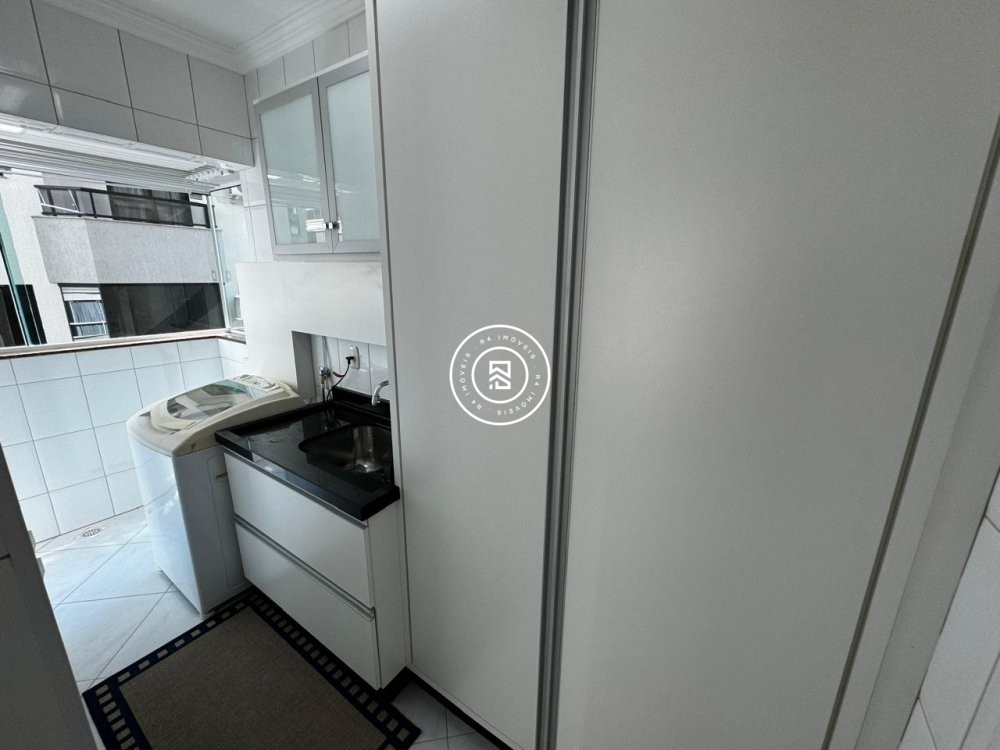 Apartamento em frente Russi Russi, 3 quartos Meia 