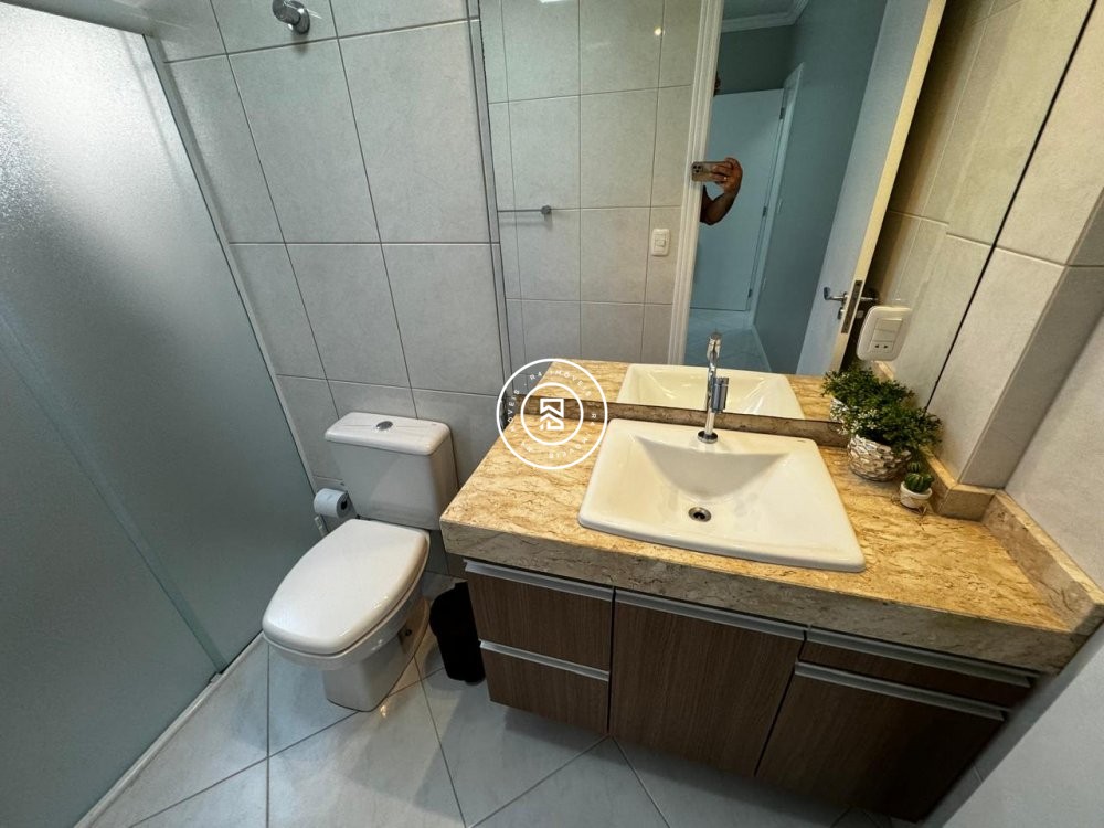 Apartamento em frente Russi Russi, 3 quartos Meia 