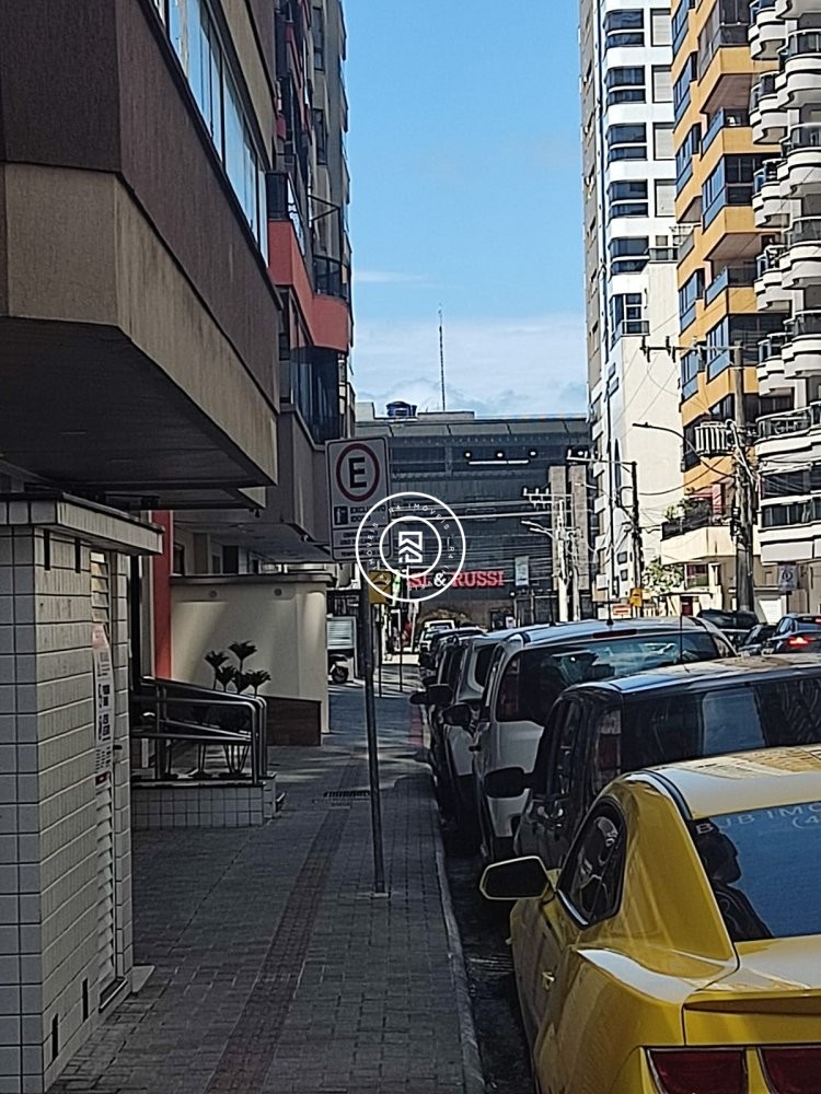 Apartamento em frente Russi Russi, 3 quartos Meia 