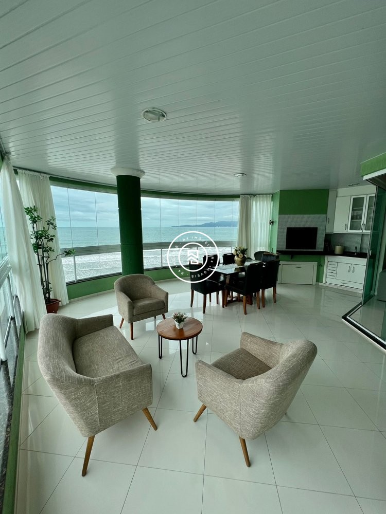 Apartamento Frente Mar 04 suites, Meia Praia