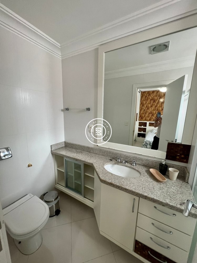 Apartamento Frente Mar 04 suites, Meia Praia