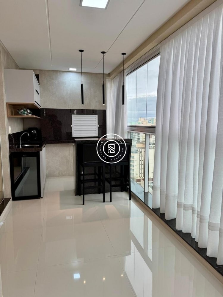 Apartamento Finamente mobiliado, 04 suites Meia Pr