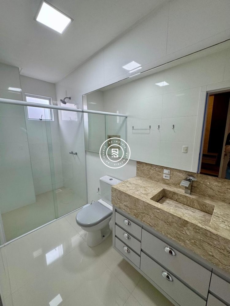 Apartamento Finamente mobiliado, 04 suites Meia Pr