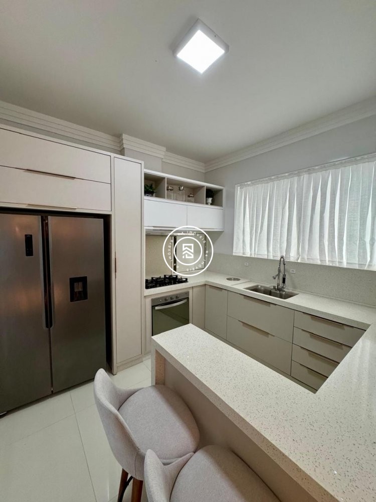 Apartamento Finamente mobiliado, 04 suites Meia Pr