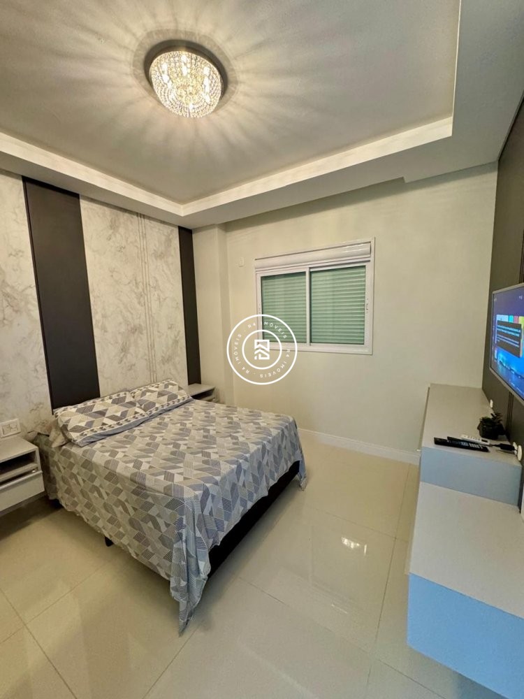 Apartamento Finamente mobiliado, 04 suites Meia Pr